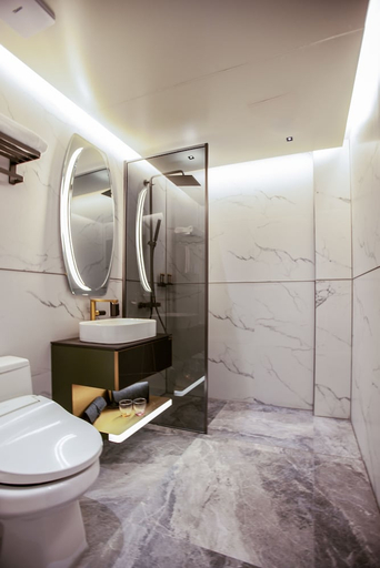 Bathroom 5, L&L Jeju Hotel, Jeju