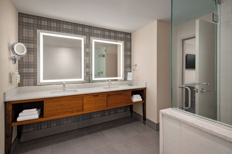 Bathroom 4, Pomeroy Hotel Fort McMurray, Division No. 16