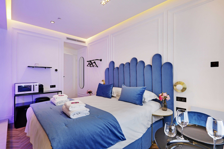 Room 4, Suite with AC and  jacuzzi Beaubourg Le Marais, Paris