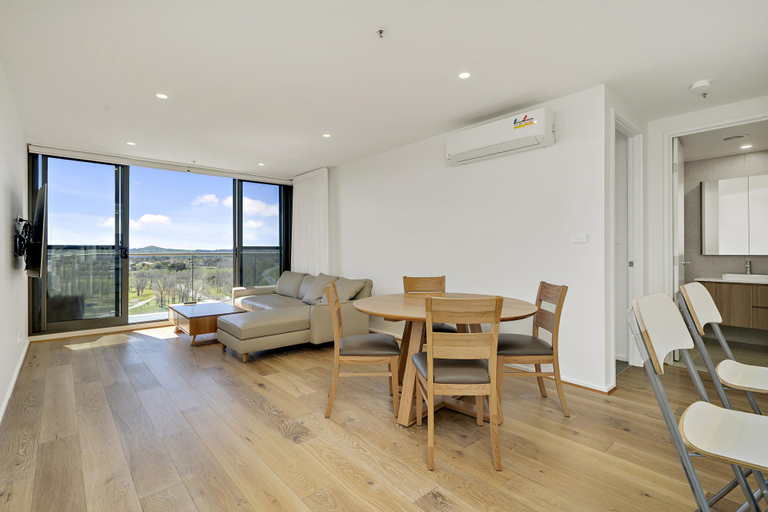 Others 5, Modern 1-Bed Apartment With Parking, Pool and Gym, Canberra
