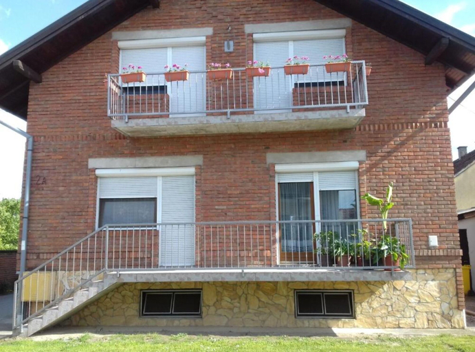 Exterior 2, Magic Dream Rooms, Darda