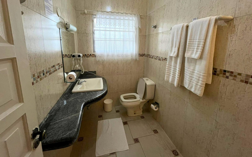 Bathroom 4, Hotel Casa Branca, Guarujá