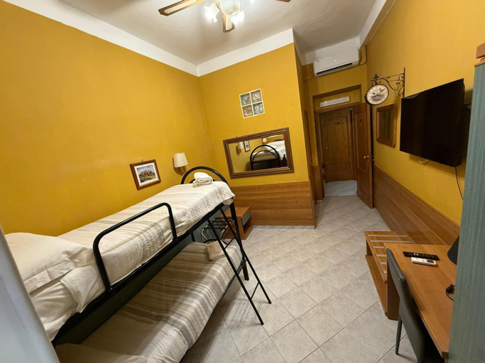 Bedroom 2, Viennese Due Bed and Breakfast, Roma