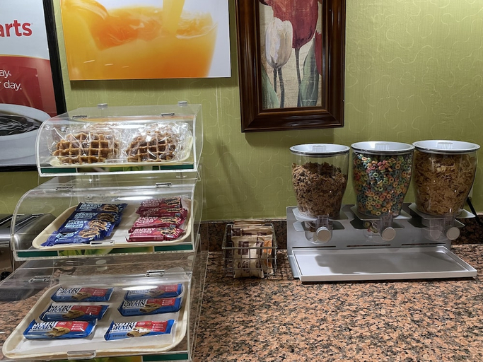 Food & Drinks 4, Econo Lodge Huntington - Barboursville University Area, Cabell