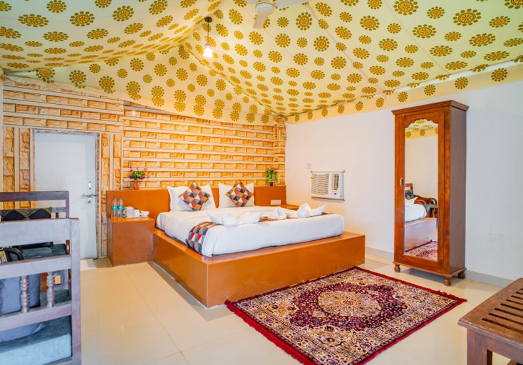 Bedroom 2, Royal Jaisalmer Resort with Swimming Pool, Jaisalmer