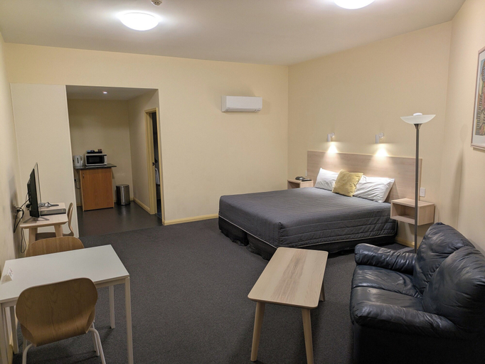 Bedroom 3, Mayfair Plaza Motel, Hobart