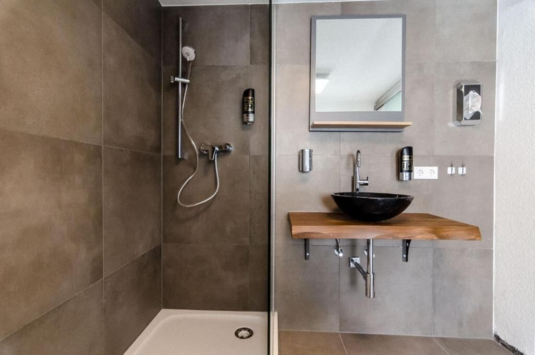 Bathroom 5, Altstadt Hotel, Würzburg