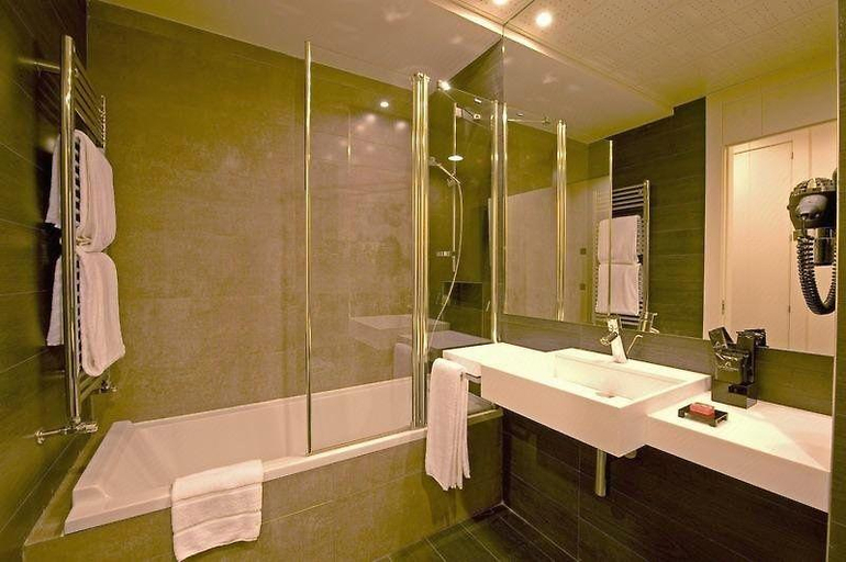 Bathroom 4, Rafaelhoteles Forum Alcala, Madrid