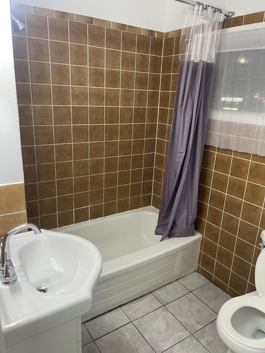 Bathroom 4, Inn On Pim, Algoma