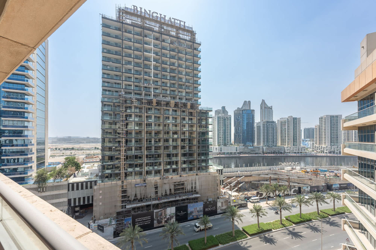 Room 2, Minimalist and Modern Studio in Business Bay, Dubai