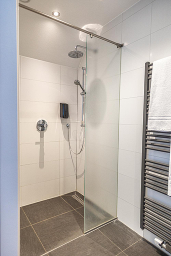 Bathroom 3, Het Maashotel, Horst aan de Maas
