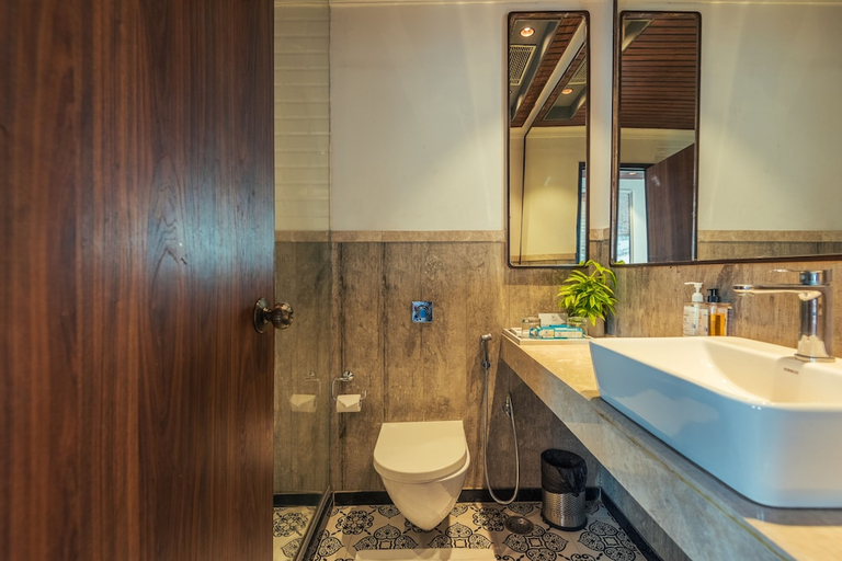 Bathroom 3, Polo Floatel Kolkata, Kolkata