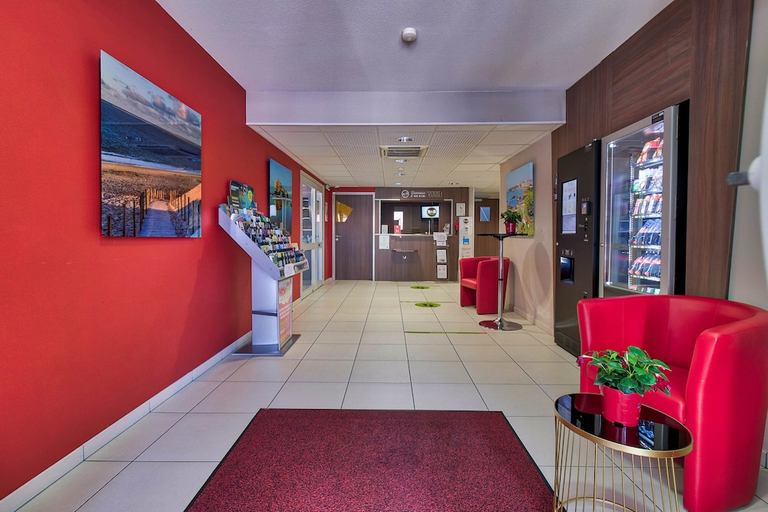 Public Area 2, B&B HOTEL Saint-Jean de Luz, Pyrénées-Atlantiques