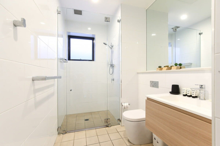 Bathroom 4, Gorgeous 2-bed Apartment By Shops, Eurobodalla