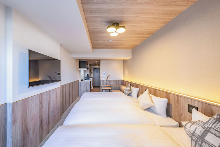 Room 5, Apartment Hotel 11 Shinimamiya 1, Osaka