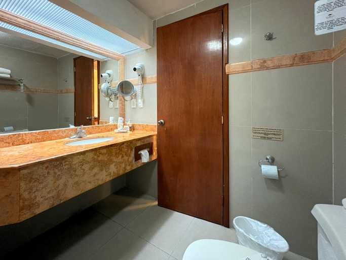 Bathroom 4, Gran Real Yucatan, Mérida