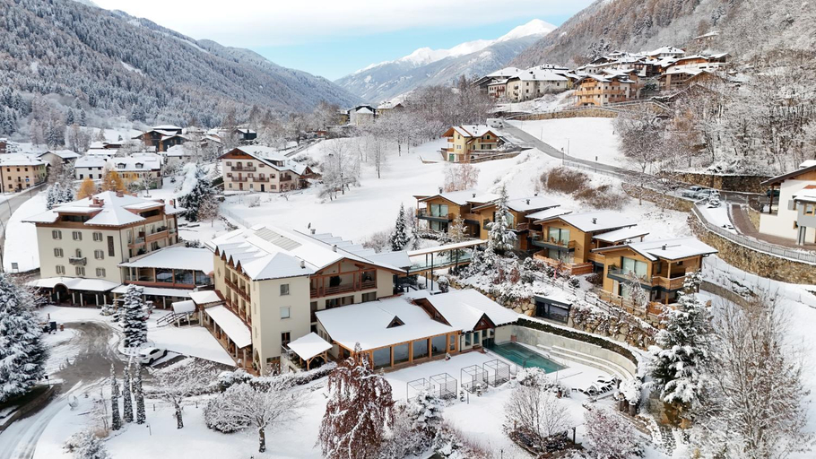 Exterior & Views 1, Hotel Salvadori, Trento