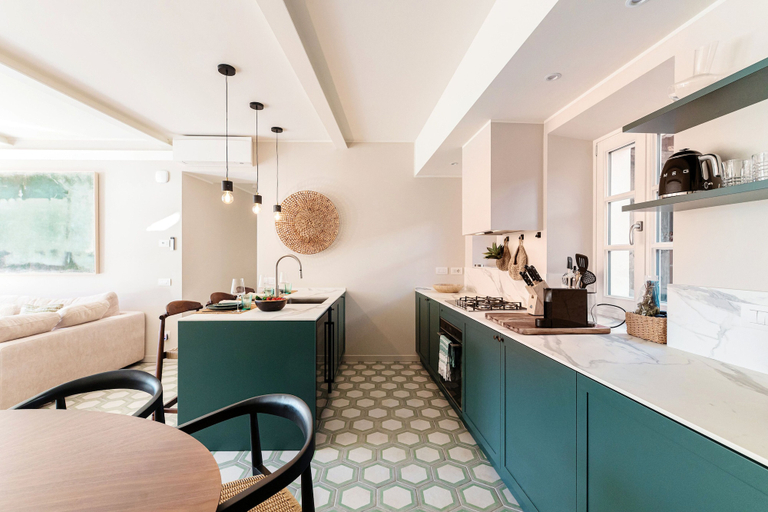 Private kitchen 5, Once in a Lifetime, Como