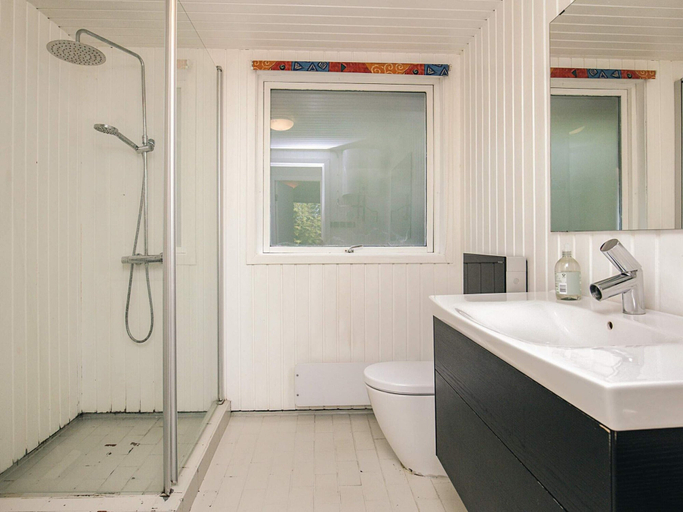 Bathroom, Peaceful Holiday Home in Storvorde near Sea, Aalborg