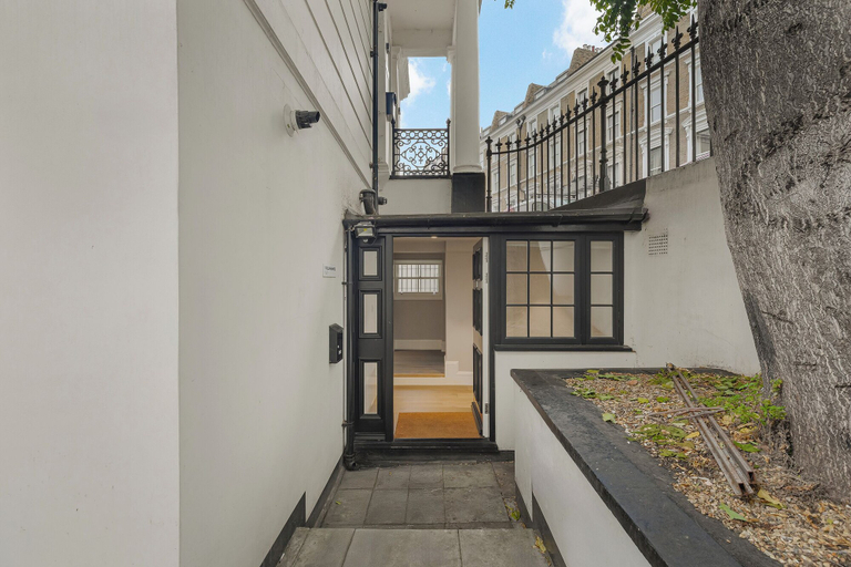 Exterior 3, Collingham Road - 1 Bedroom Apartment III, London