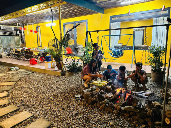 Food & Drinks 3, Hoa Hải Đường 4PN Ba Vì, Ba Vi