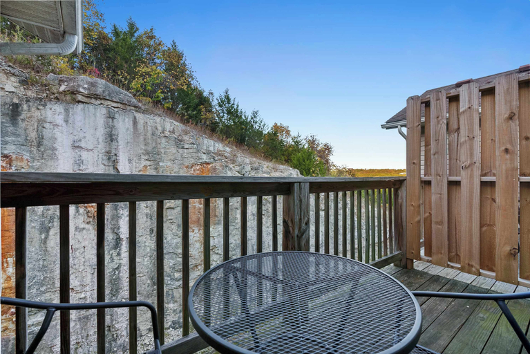 Others 4, Branson Vineyards Escape - Quiet Serenity, Taney