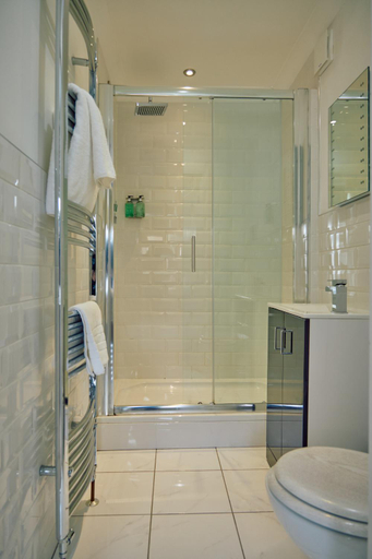 Bathroom 5, The Pennine Inn, Cumbria
