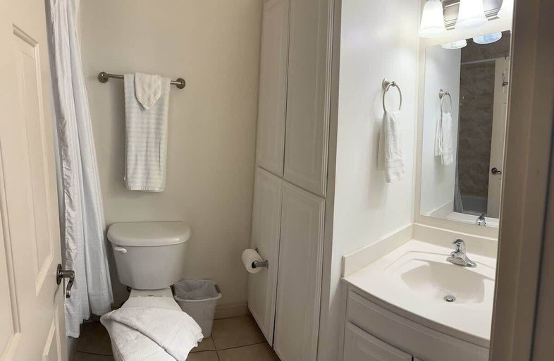 Room 2, Family Friendly Beach Condo With Pool, Cameron