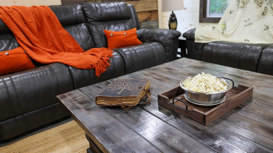Room 2, Gandalf s Getaway Indoor Pool Theater Arcade Firepit Book Now, Sevier