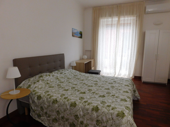 Room 3, Casa EStia, Napoli