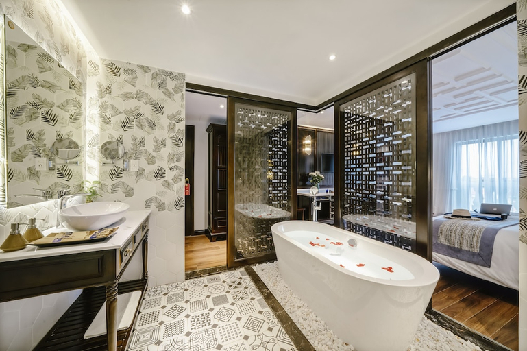 Bathroom 5, Le Pavillon Hoian Gallery Hotel & Spa, Da Nang