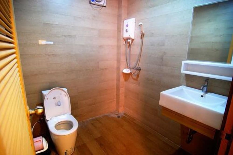 Bathroom, Lanta Bee Garden, Ko Lanta