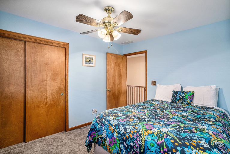 Room 5, Elk Haven -- Ev #6079 3 Bedroom Condo by RedAwning, Larimer