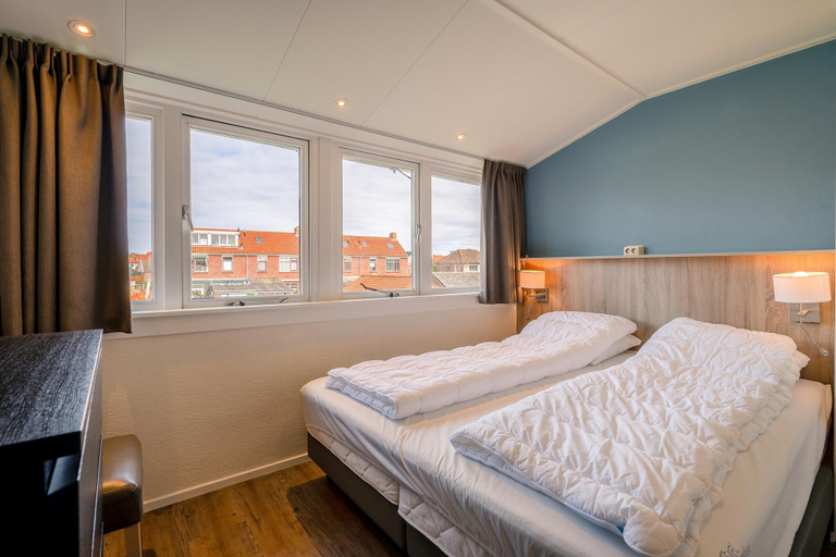 Room 3, Modernly Furnished Holiday Home for 5 People in De Koog, Texel