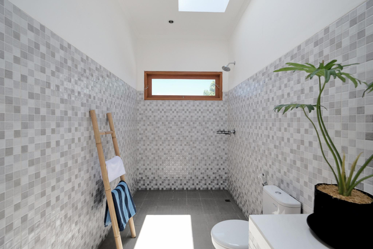 Bathroom 4, Canggu Central Escape - 3BR Villa with Pool, Badung
