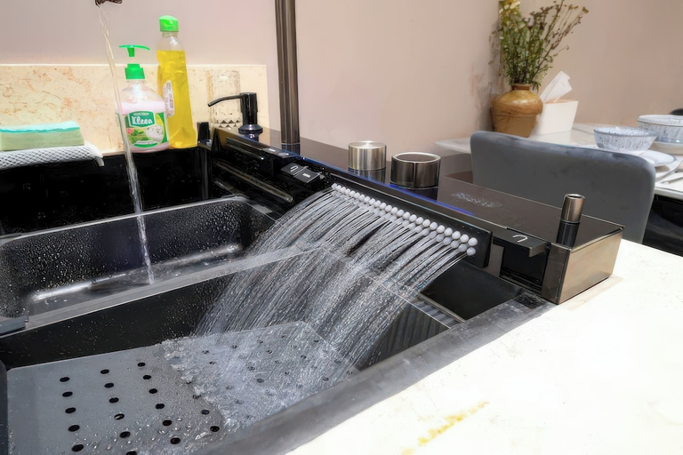Bathroom 4, Genius Saigon - Luxury Apt walk to SECC, District 7