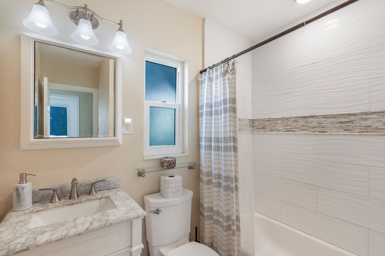 Room 2, Private Villa With Courtyard, Pinellas