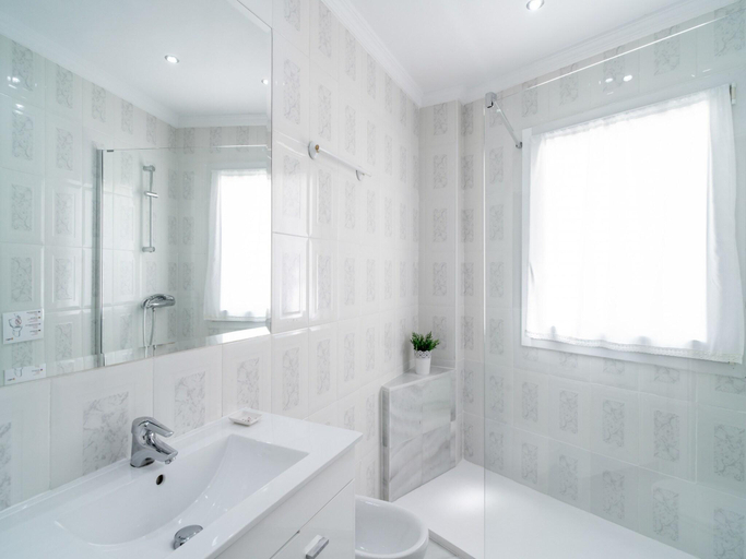 Bathroom 3, Villa in Nerja near Burriana Beach, Málaga