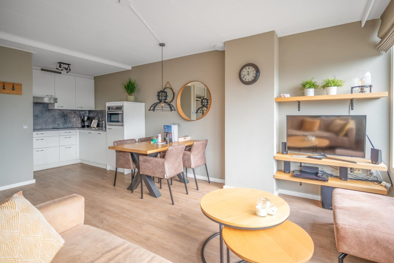 Living room 4, 2 person apartment with island view, Texel