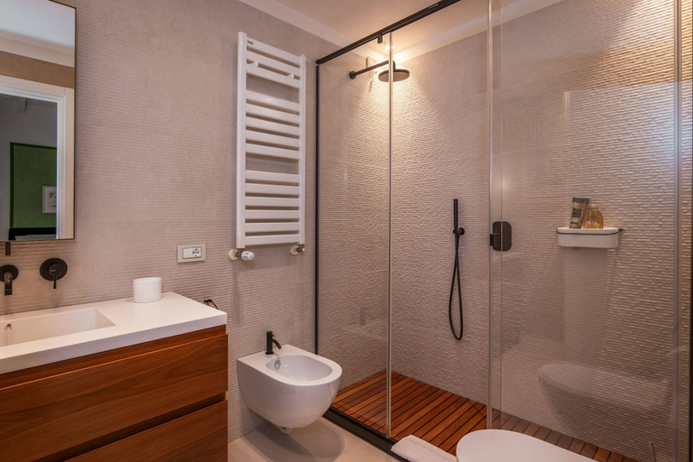 Room 5, Luxury Golf Villa II, Novara