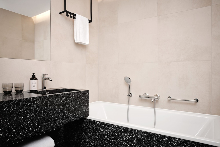 Bathroom 4, Original Sokos Hotel Tripla, Uusimaa