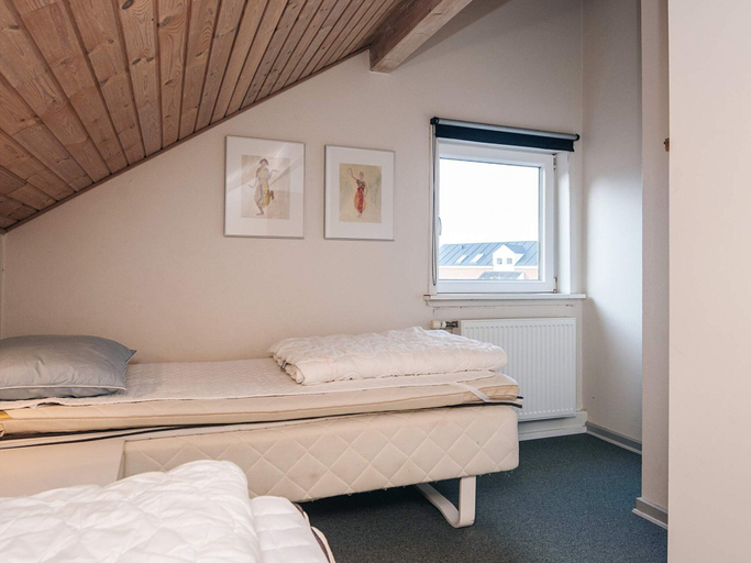 Bedroom 2, 6 Person Holiday Home in Romo, Tønder
