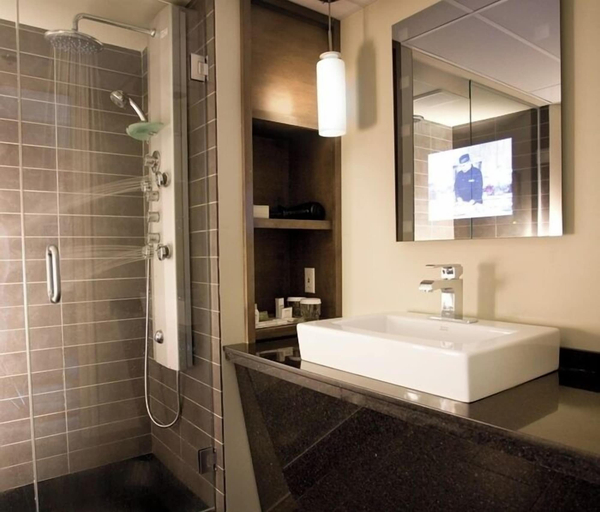 Bathroom 4, Auberge Godefroy