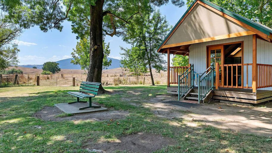 Exterior & Views 2, Colac Colac Caravan Park, Towong - Pt B