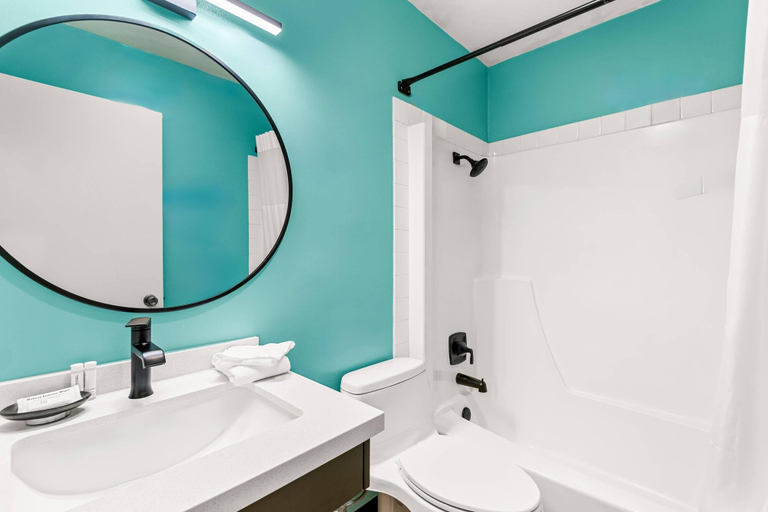 Bathroom 4, Maverick Hotel Eugene Near University, an Ascend Collection Hotel, Lane
