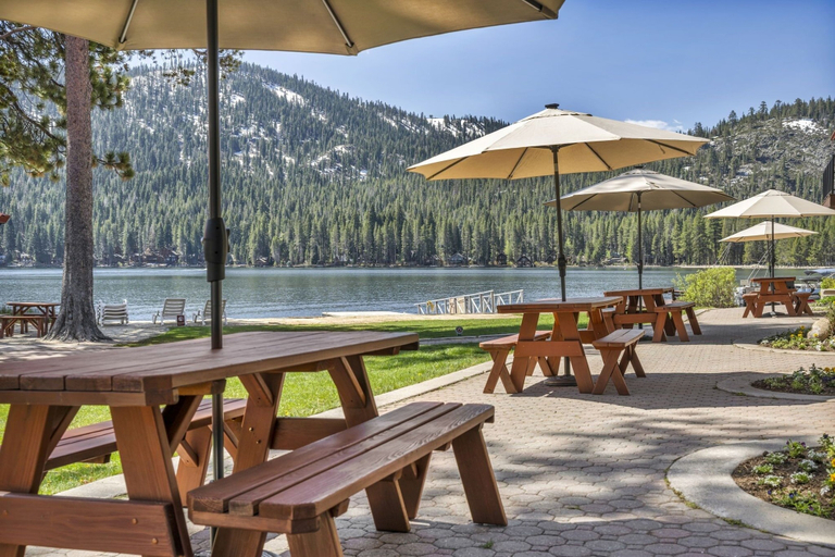 Outdoor dining 2, 113 Bldg B 1 Bedroom Studio, Nevada