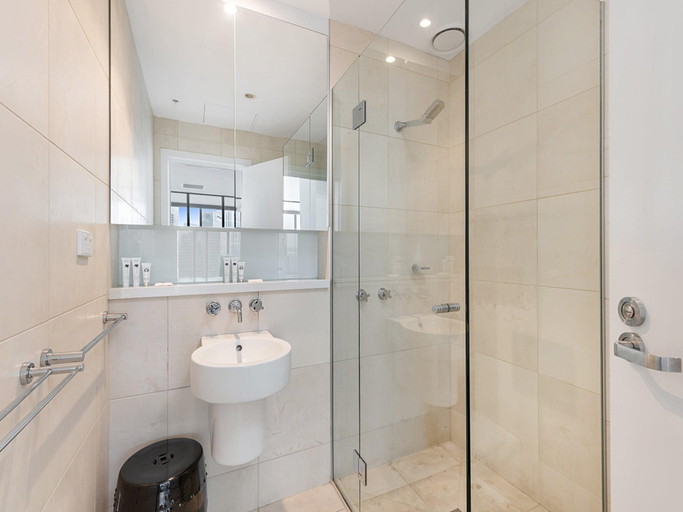 Bathroom 3, Incredible City Views in Convenient CBD Apartment, Melbourne