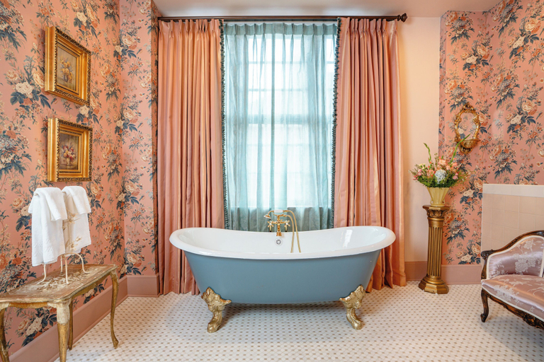 Bathroom 4, The Aldenberg Hotel, Woodford