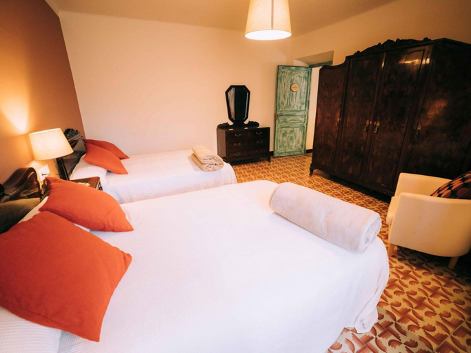 Room 5, Casa Rural en el Centro Hist Rico de Gualta, Girona