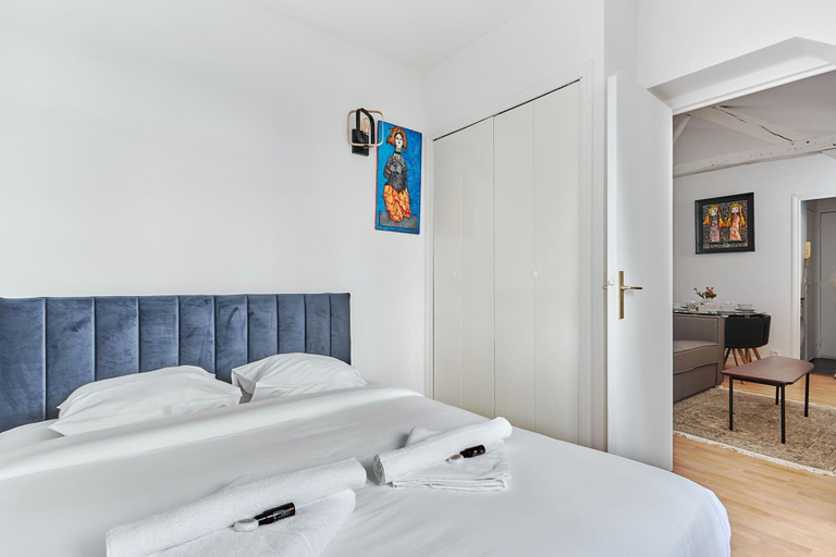Room 3, Charming 1 Bedroom Flat Heart of Marais, Paris